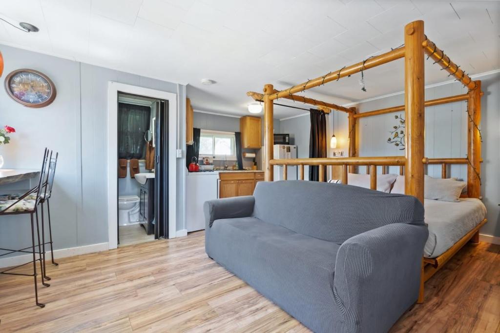 Heart of the White Mountains Cottage w Hot Tub #3