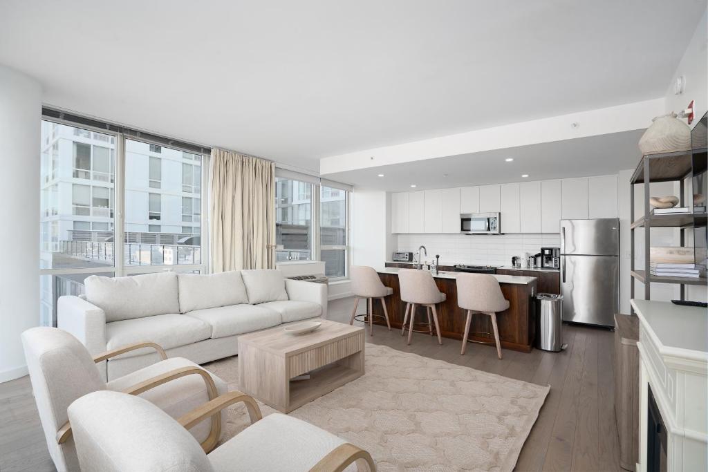 Ultra Luxury Apt - Panoramic NYC View - Minutes to City - Image 4