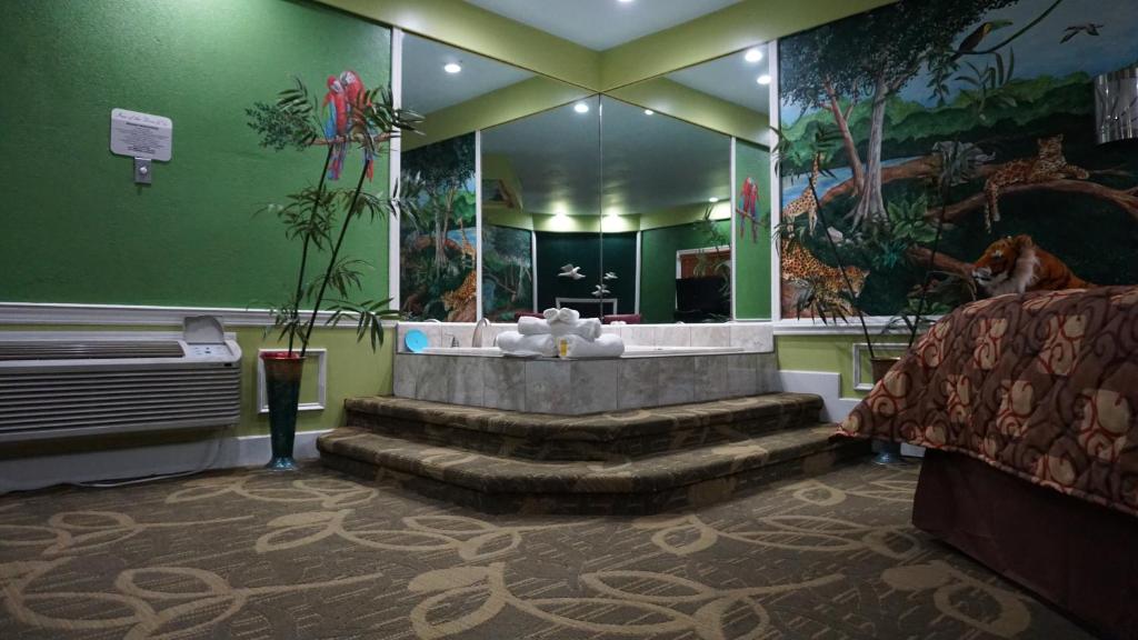 Hot Tub (Jacuzzi) - Photo 5