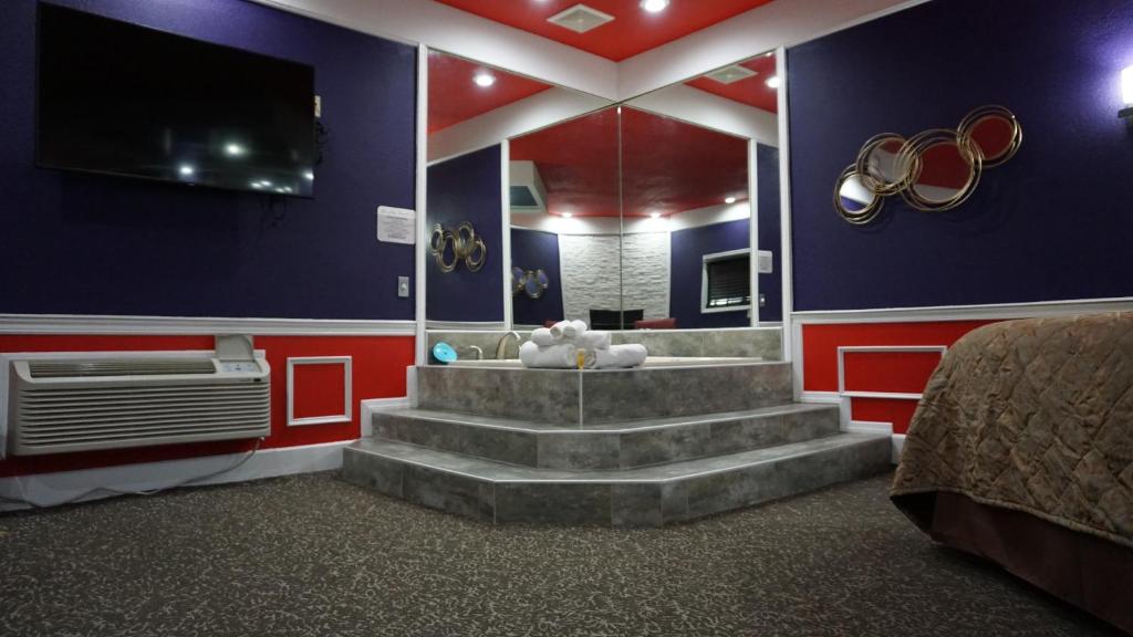 Hot Tub (Jacuzzi) - Photo 8