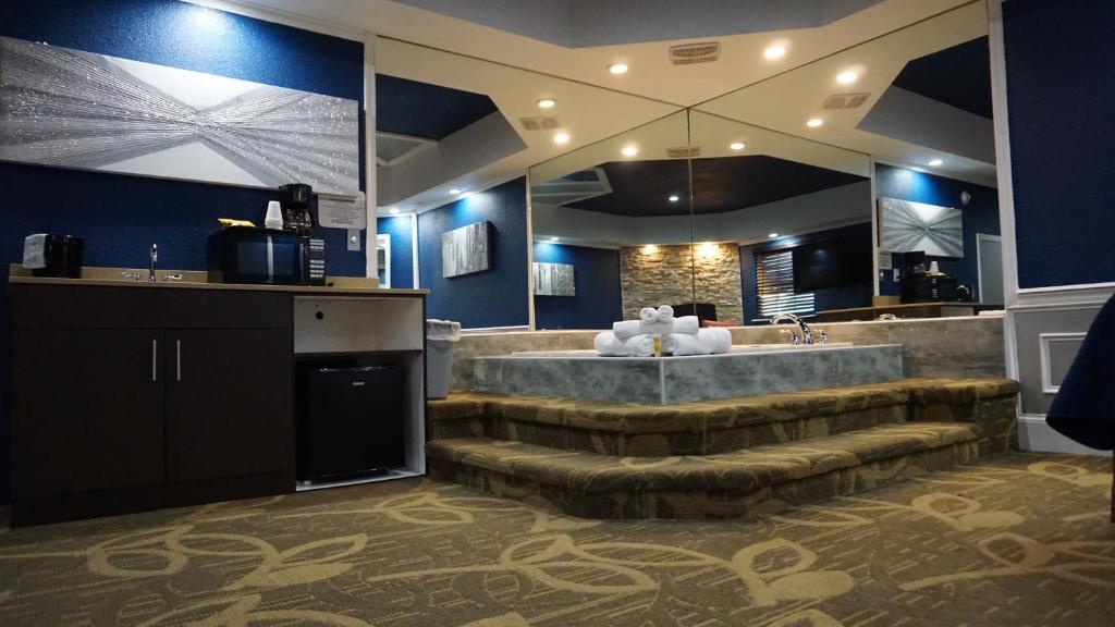 Hot Tub (Jacuzzi) - Photo 4