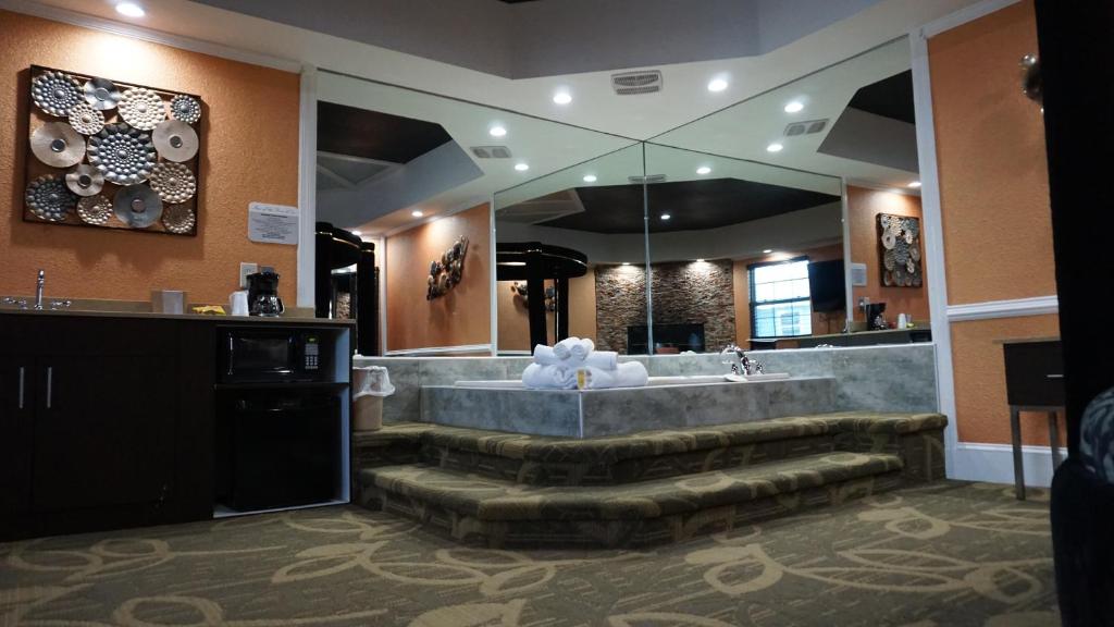 Hot Tub (Jacuzzi) - Photo 12