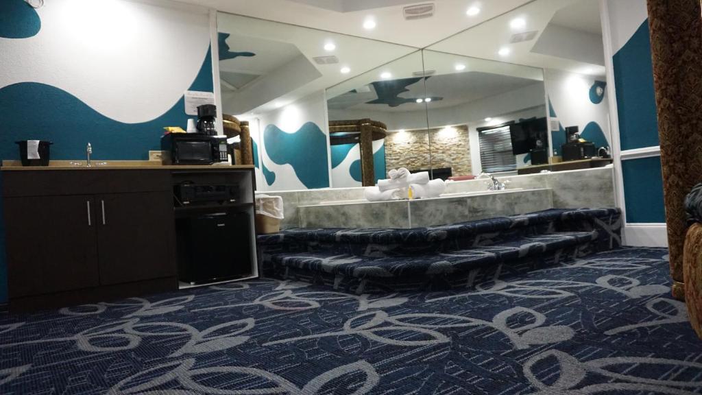 Hot Tub (Jacuzzi) - Photo 10