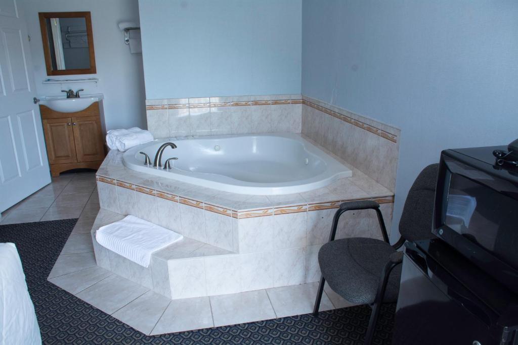 Bathtub - Photo 4