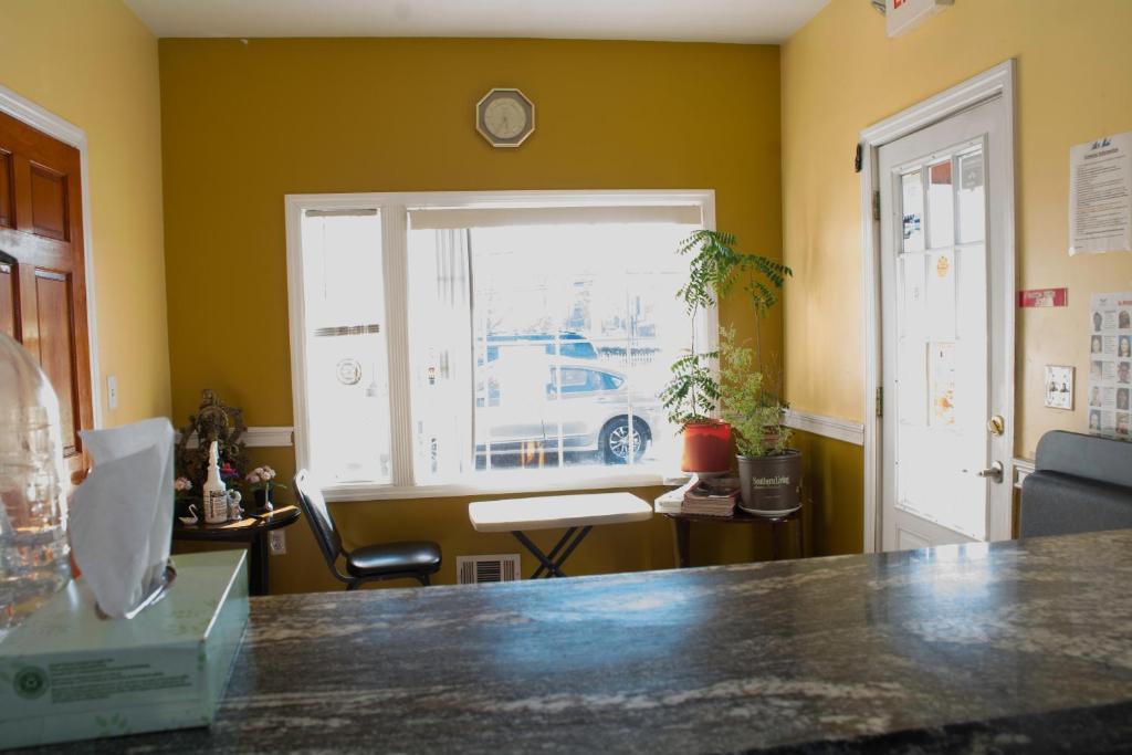 At 9 Motel - Image 4