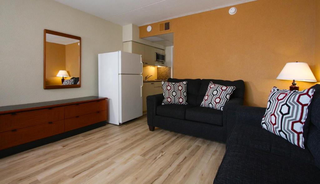 Crusader Oceanfront Resort - Image 6