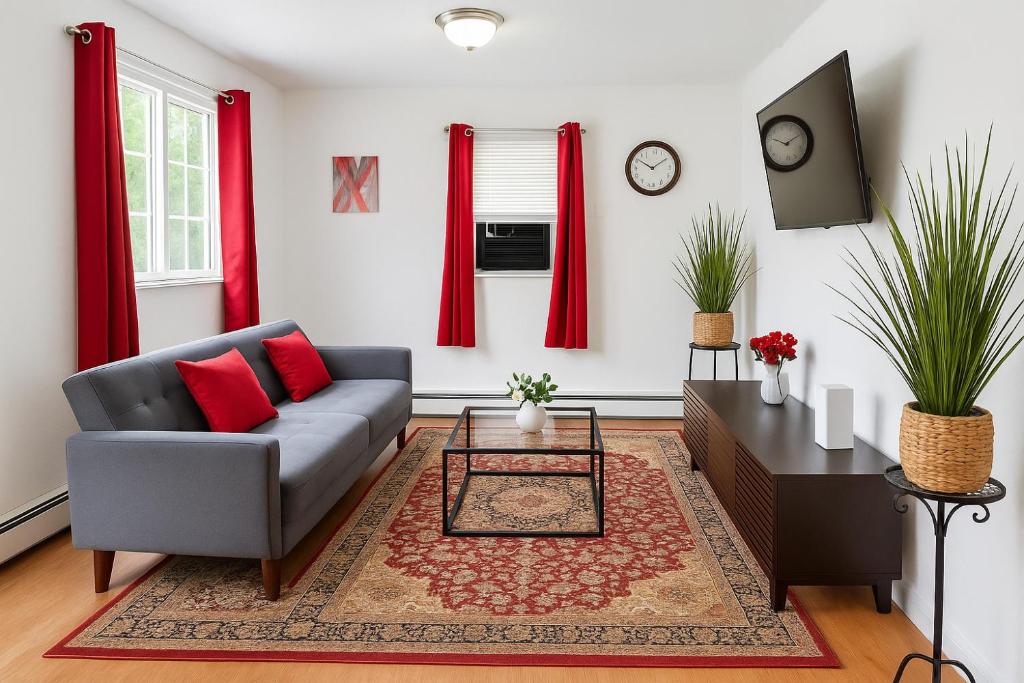 Warm & Cozy Escape - NYC & NWK with Free Parking