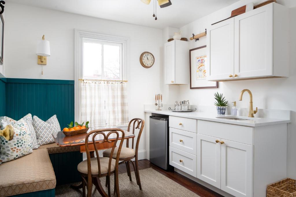 The Mason Cottage Downtown - Image 7