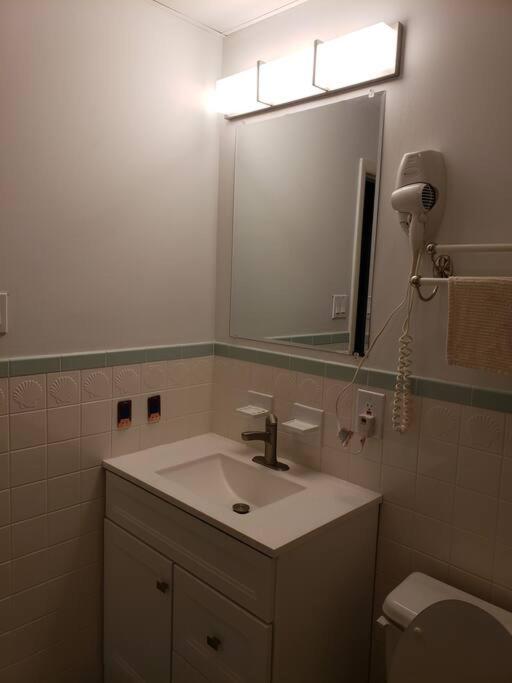 Stunning Ocean-Front Penthouse 1800sf 3BR 2BA 7Bed at Regency Tower - Image 8