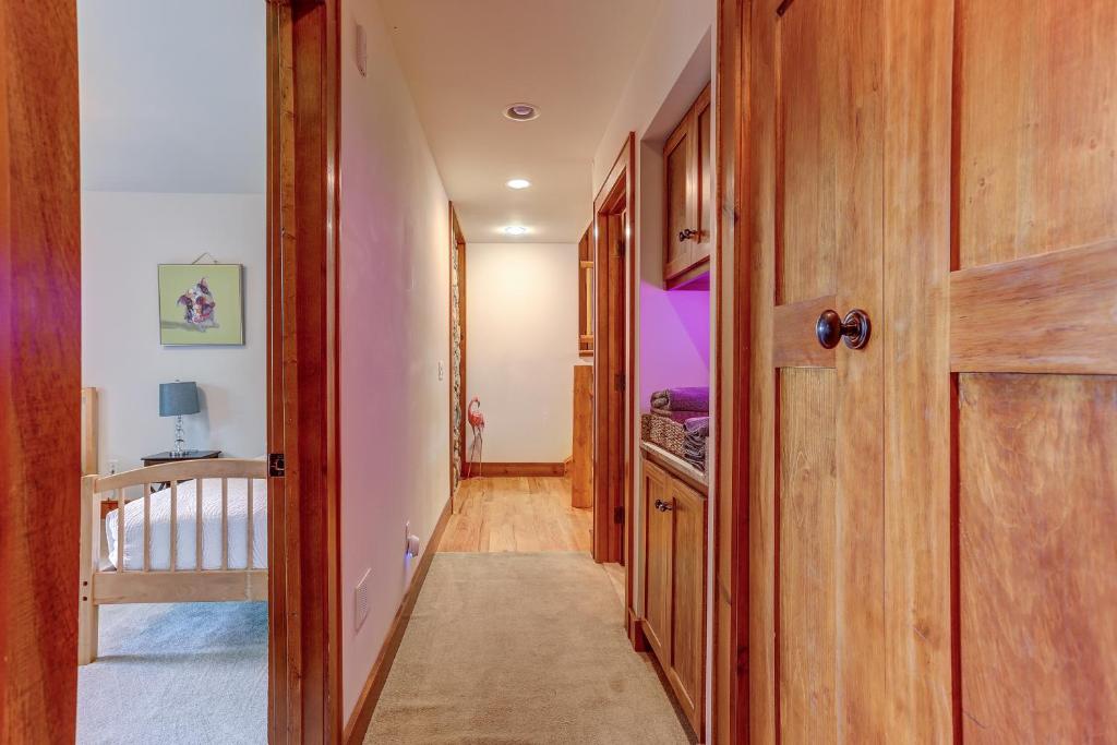 Peaceful Mountian Oasis Firepit, Hot Tub, Sauna!