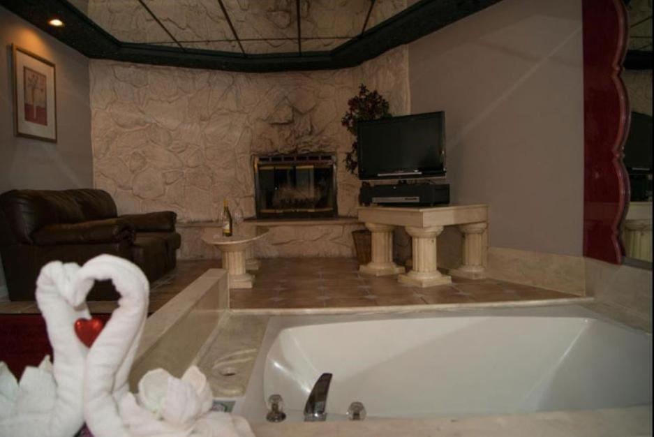Bathtub - Photo 6