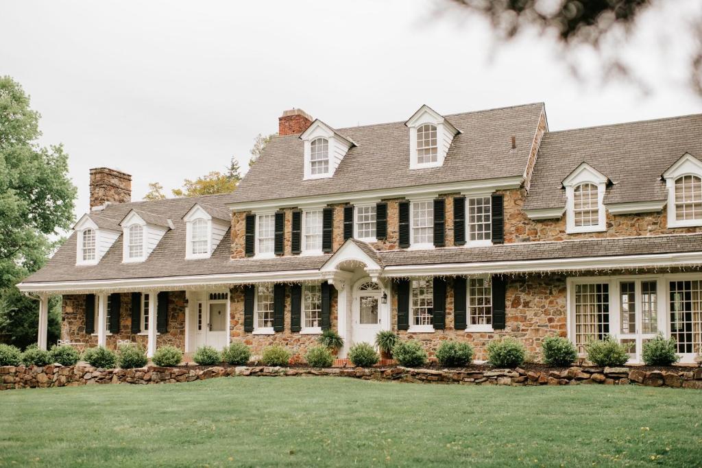 Chimney Hill Estate Inn - Image 6