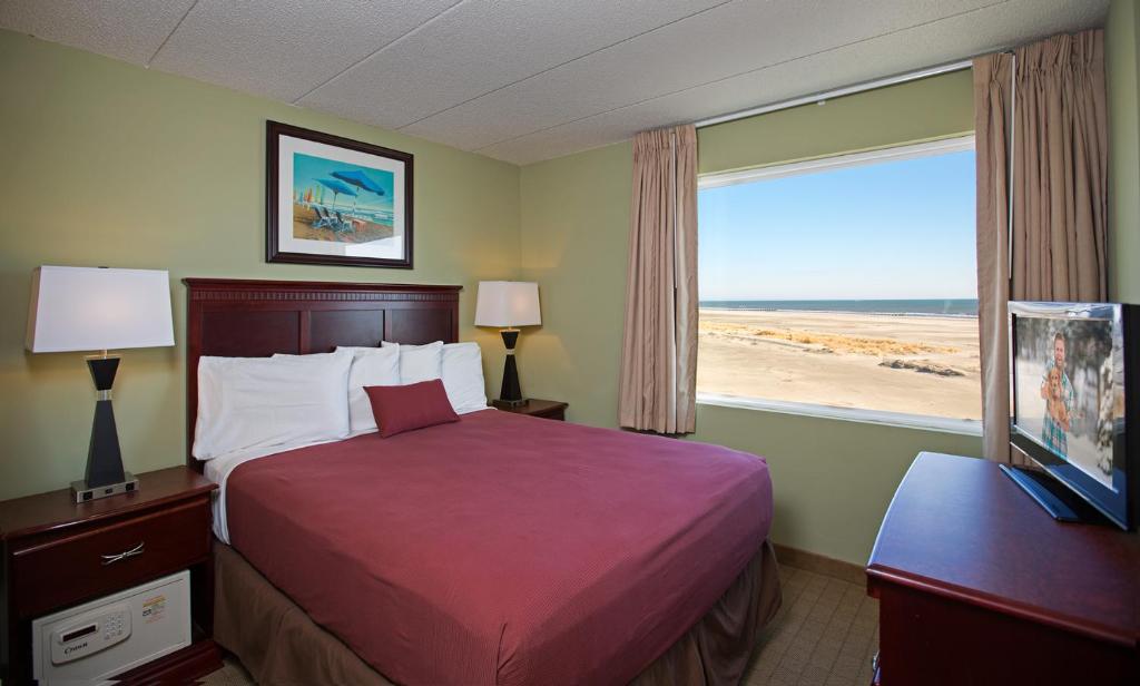 El Coronado Resort - Image 4