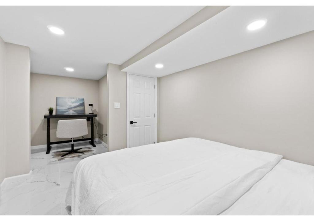 Epic Spa & Play Retreat NYC EWR Sleeps 30! - Image 8