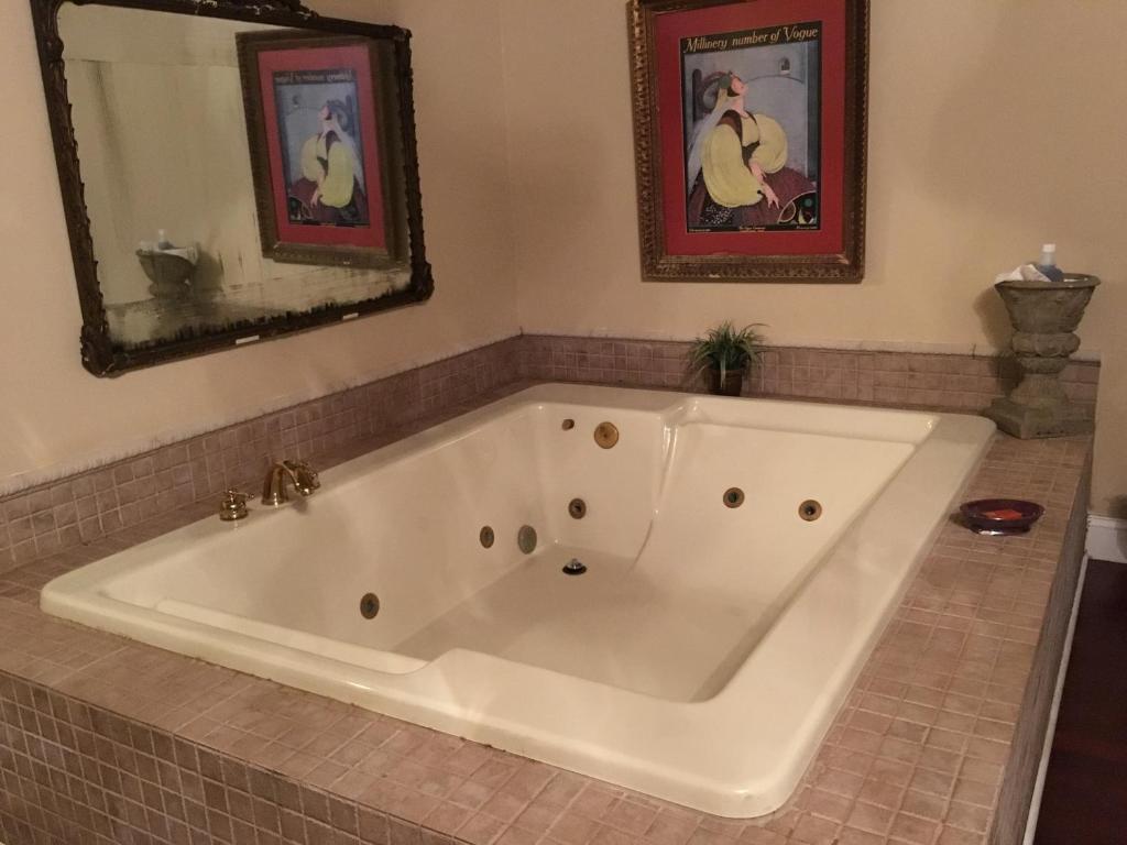 Colts Neck Inn Hotel