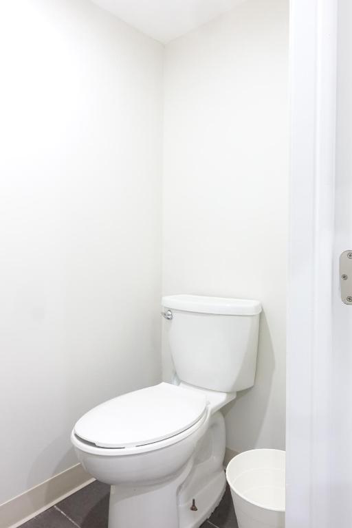 Best EWR Airport Apt-Hot Tub-Free Parking - Image 8