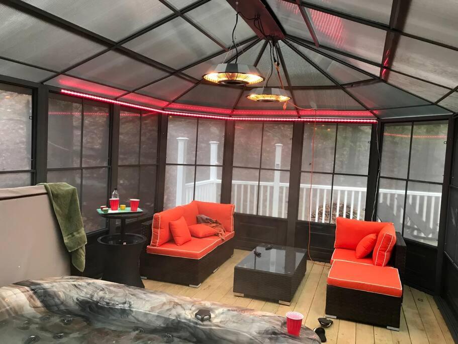 Hot Tub (Jacuzzi) - Photo 4