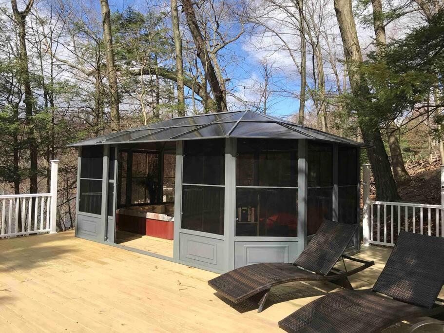 Hot Tub (Jacuzzi) - Photo 3