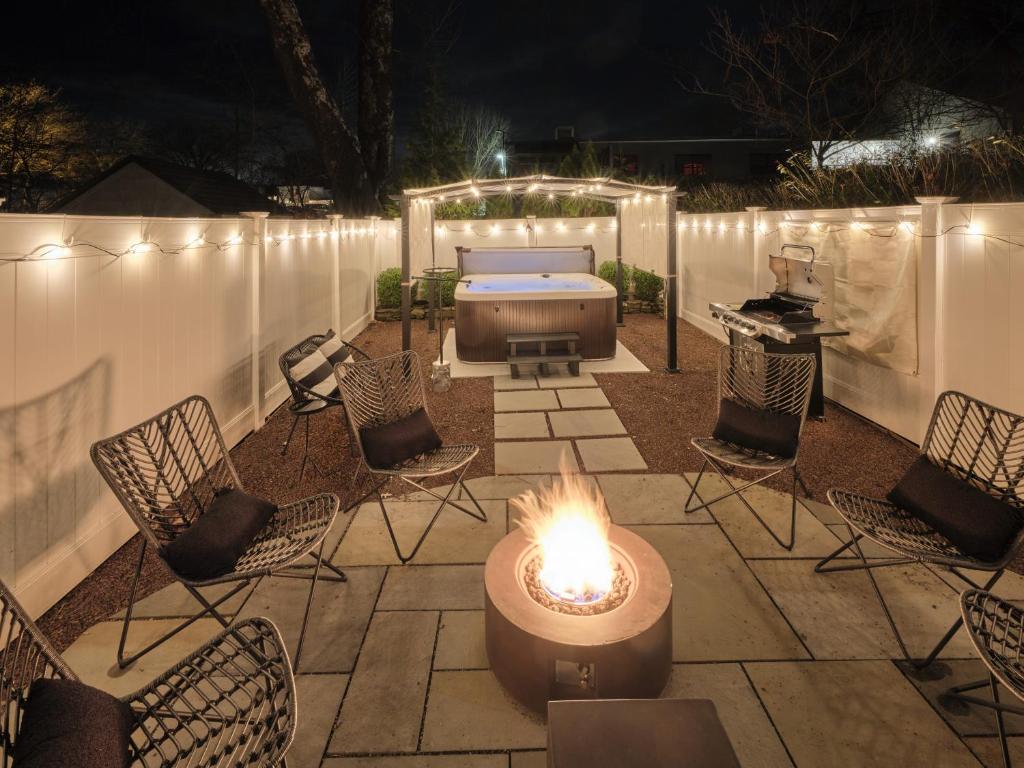 Hot Tub (Jacuzzi) - Photo 6