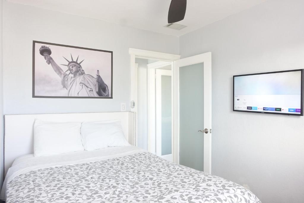 Best XL Home To Visit NYC+Hot Tub+Newark Airport+Free Parking - Image 8