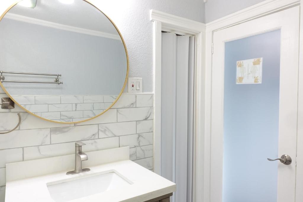 Best XL Home To Visit NYC+Hot Tub+Newark Airport+Free Parking - Image 4