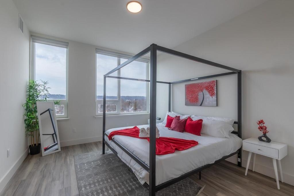 Stylish Apt FREE Parking Near NYC & Airport - Image 7