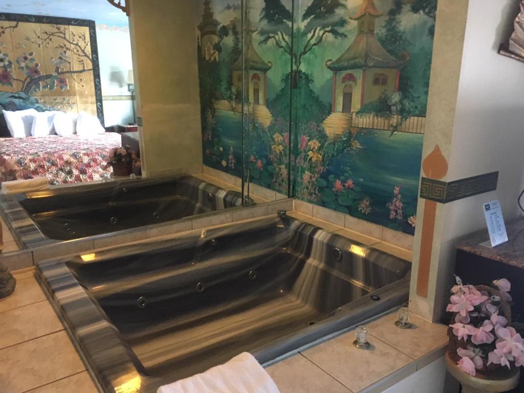 Hot Tub (Jacuzzi) - Photo 3