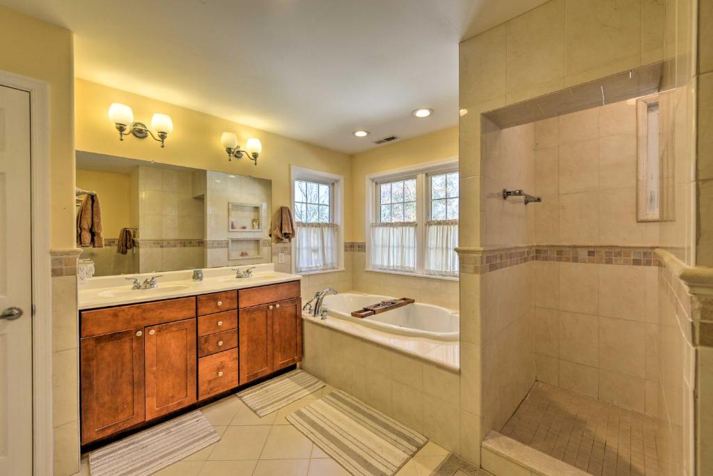 Hot Tub (Jacuzzi) - Photo 2