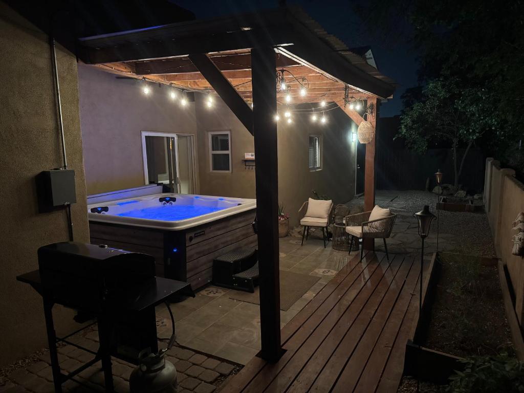 Desert Sunset-Hot Tub-Pet Friendly-No Pet Fees!
