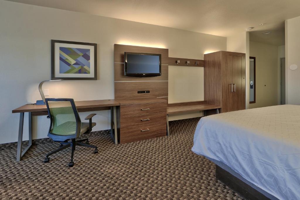 Holiday Inn Express Santa Rosa by IHG - Image 8