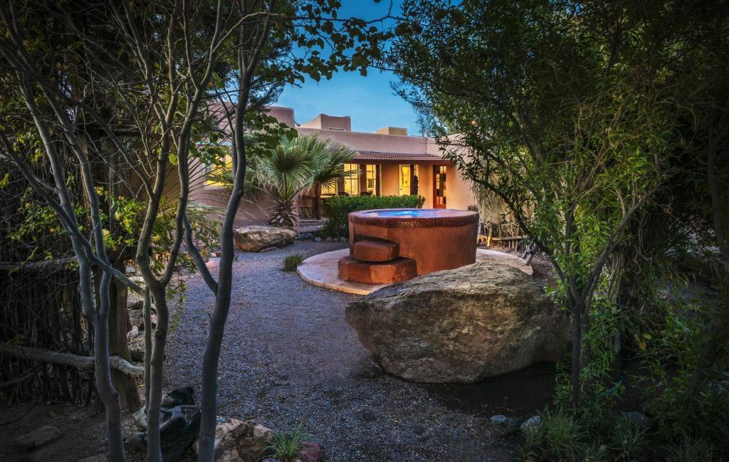 Hot Tub (Jacuzzi) - Photo 7