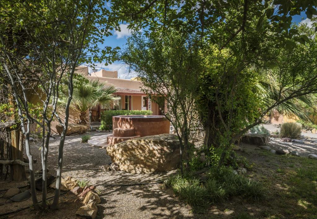 Hot Tub (Jacuzzi) - Photo 5