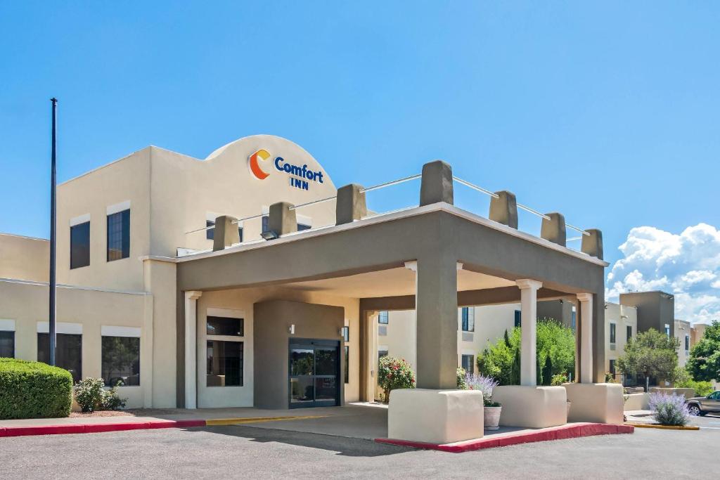 Comfort Inn Santa Fe South - Image 8