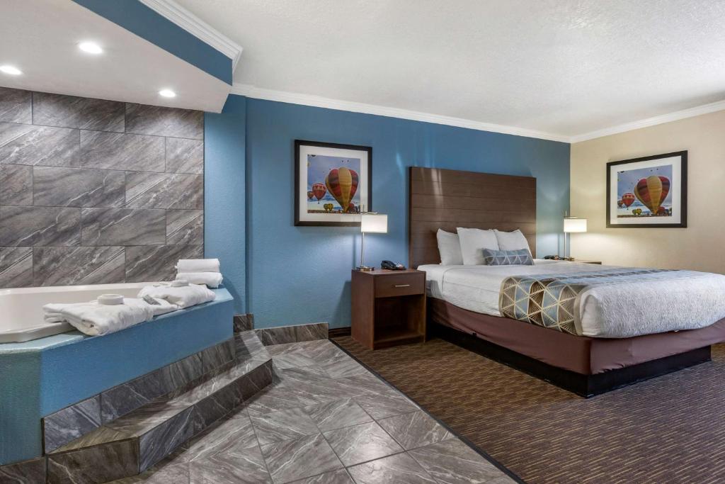 Best Western Airport Albuquerque InnSuites Hotel & Suites