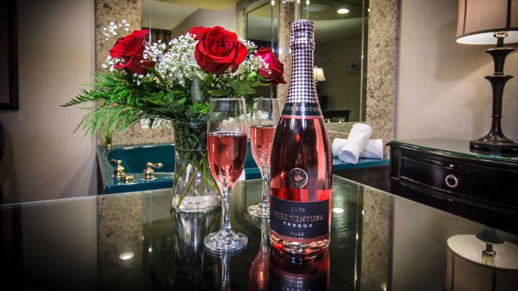 Hot Tub (Jacuzzi) - Photo 6