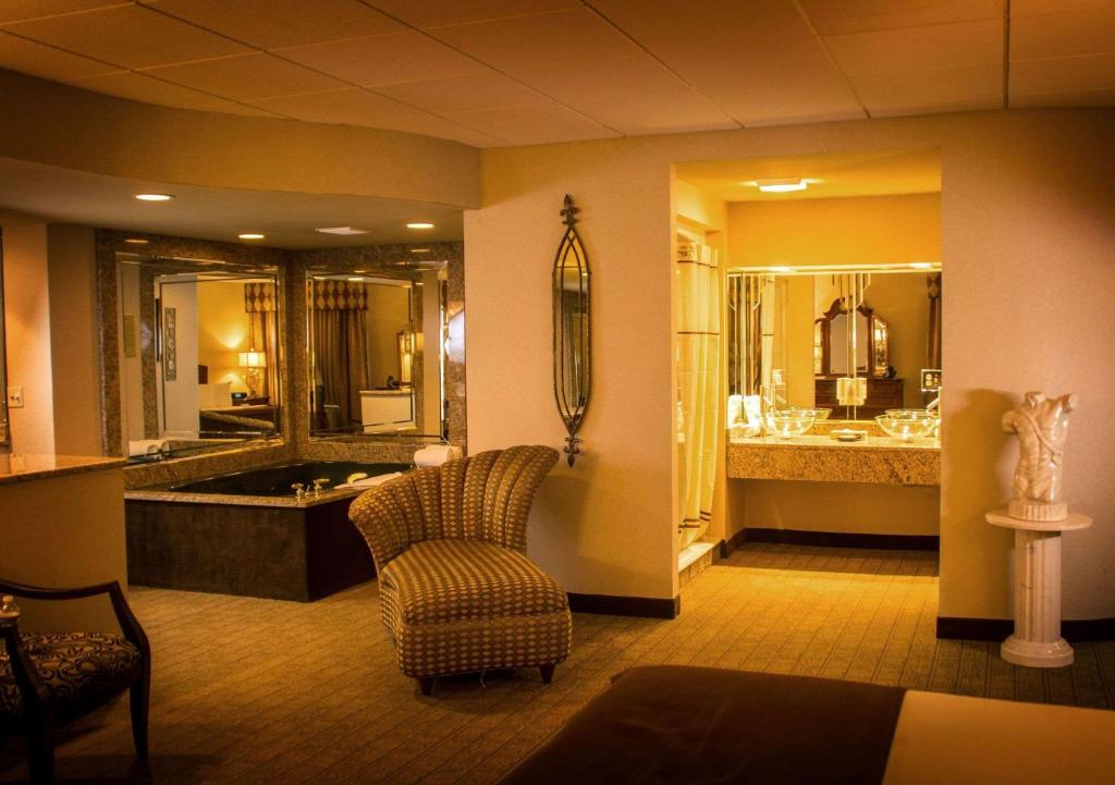 Hot Tub (Jacuzzi) - Photo 4