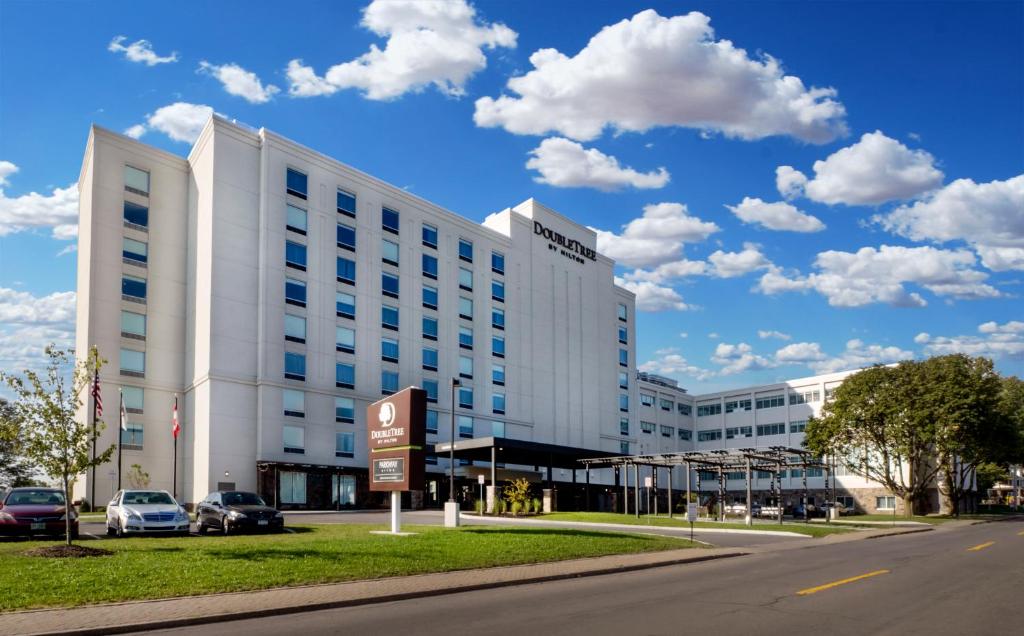 DoubleTree by Hilton Hotel Niagara Falls New York - Image 4