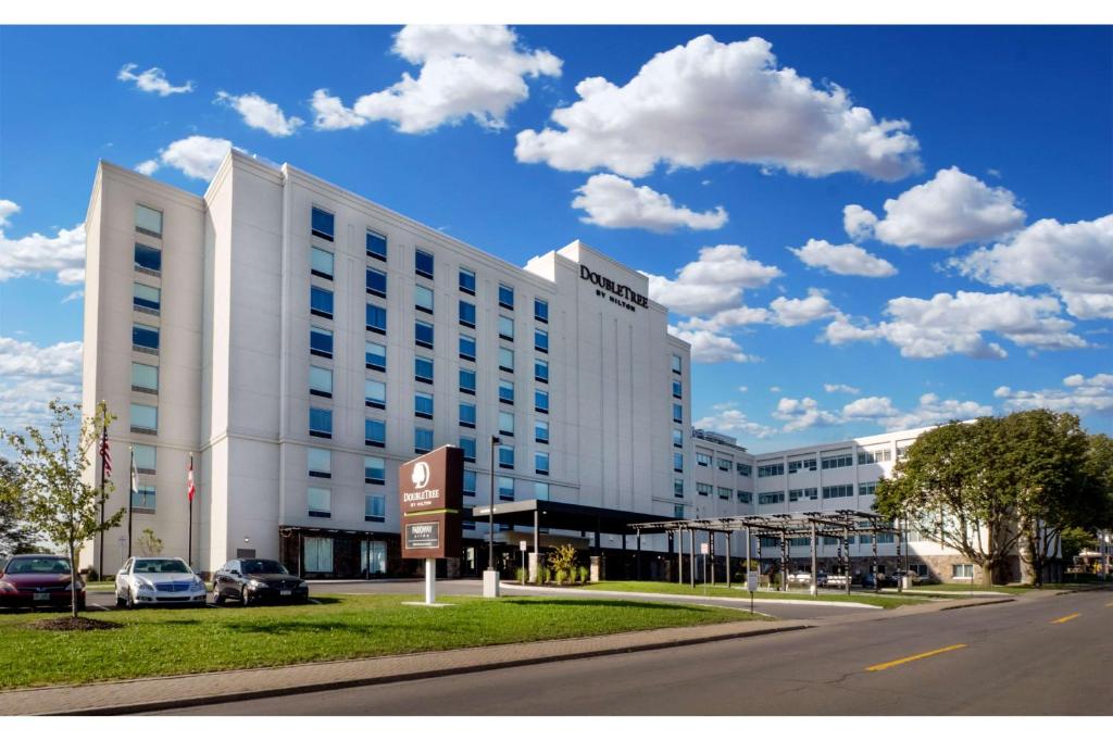 DoubleTree by Hilton Hotel Niagara Falls New York - Image 6