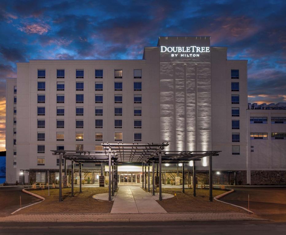 DoubleTree by Hilton Hotel Niagara Falls New York - Image 8