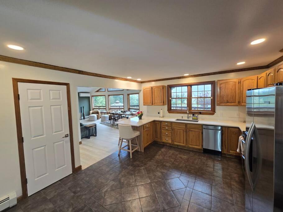 Pool Arcade Mtn Views Lake George Home Retreat WFH - Image 4