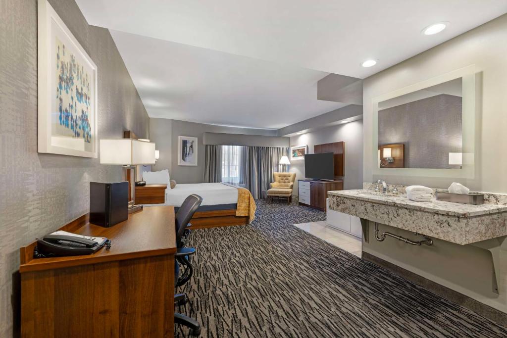 Best Western On The Avenue - Image 5