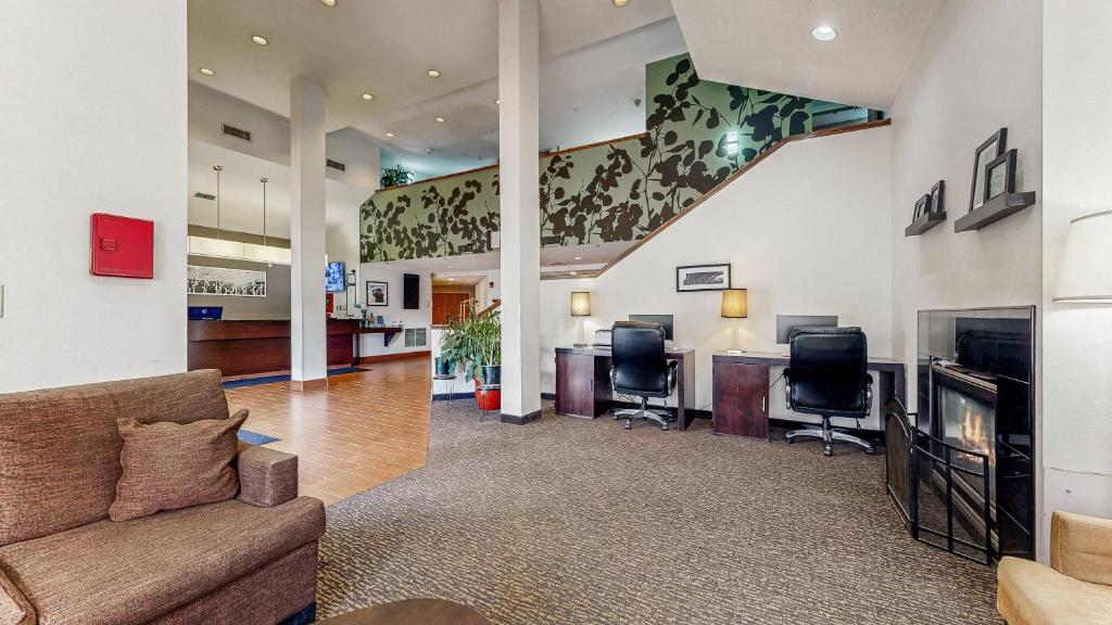 Sleep Inn & Suites Buffalo Airport - Image 5