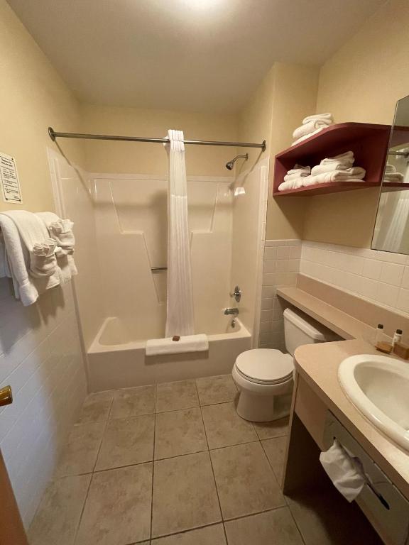 Hot Tub (Jacuzzi) - Photo 2