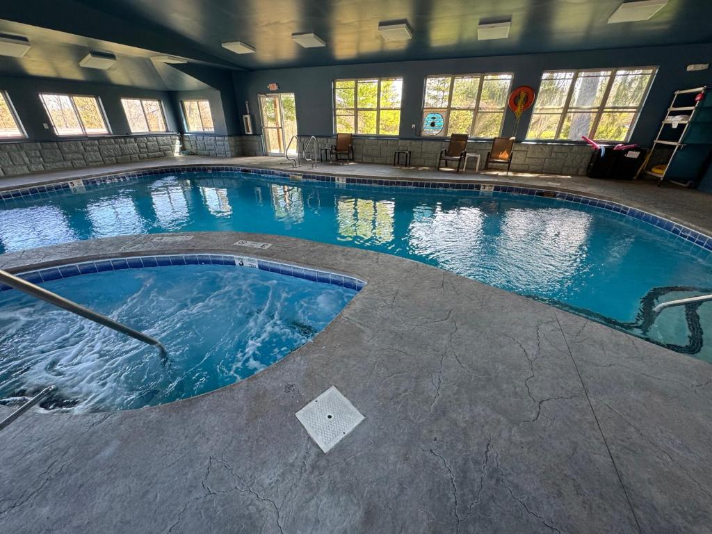 Hot Tub (Jacuzzi) - Photo 4