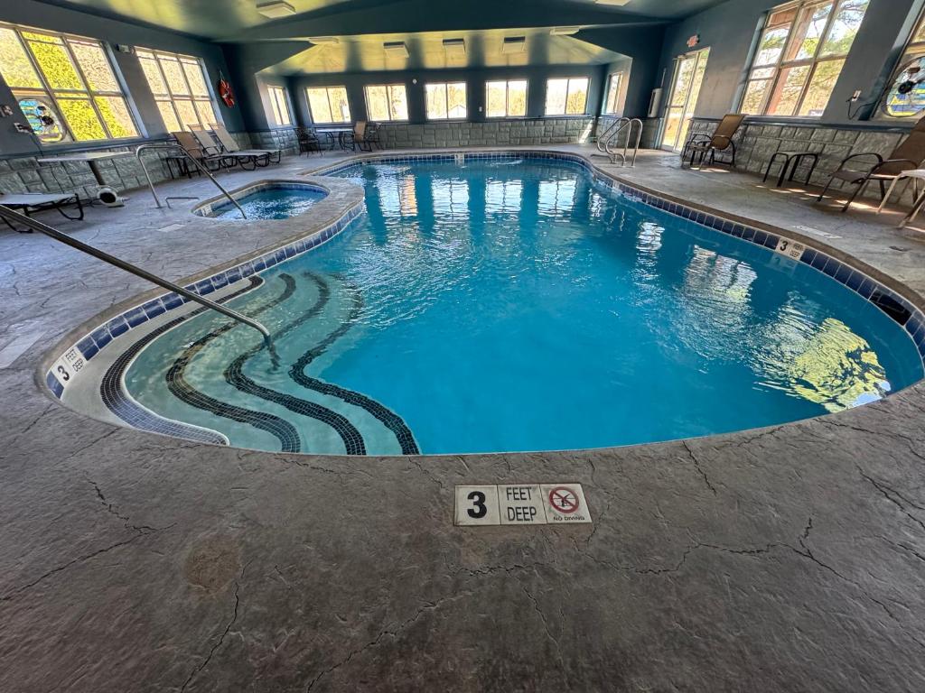 Hot Tub (Jacuzzi) - Photo 7