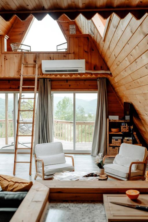 Hot Tub (Jacuzzi) - Photo 2