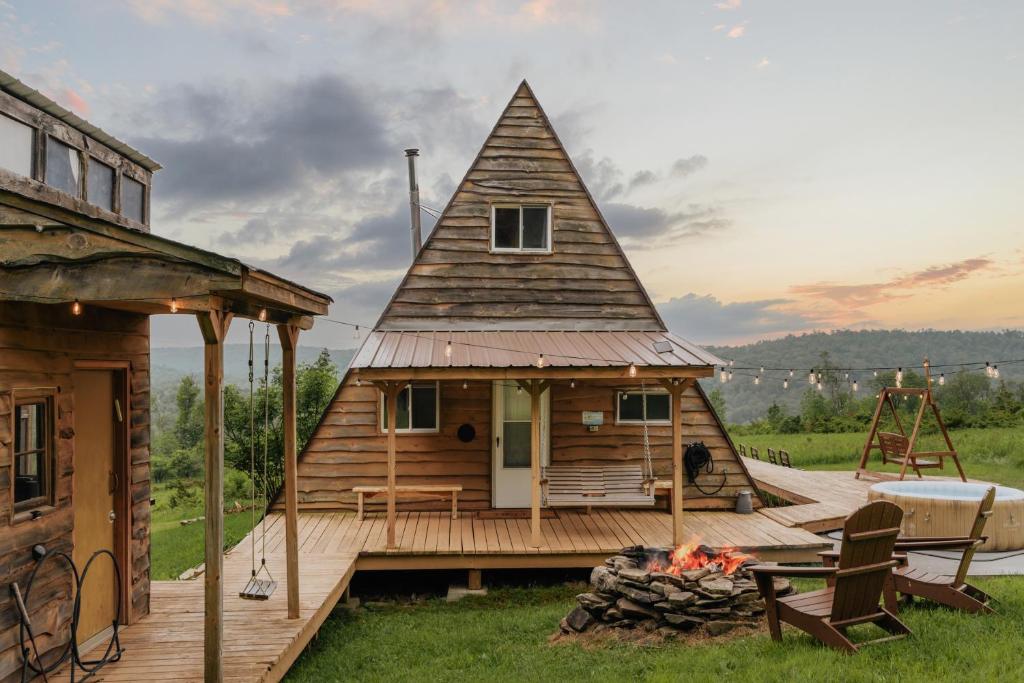 Hot Tub (Jacuzzi) - Photo 3