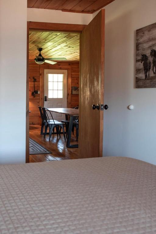 Mill Creek Cabins - Image 6