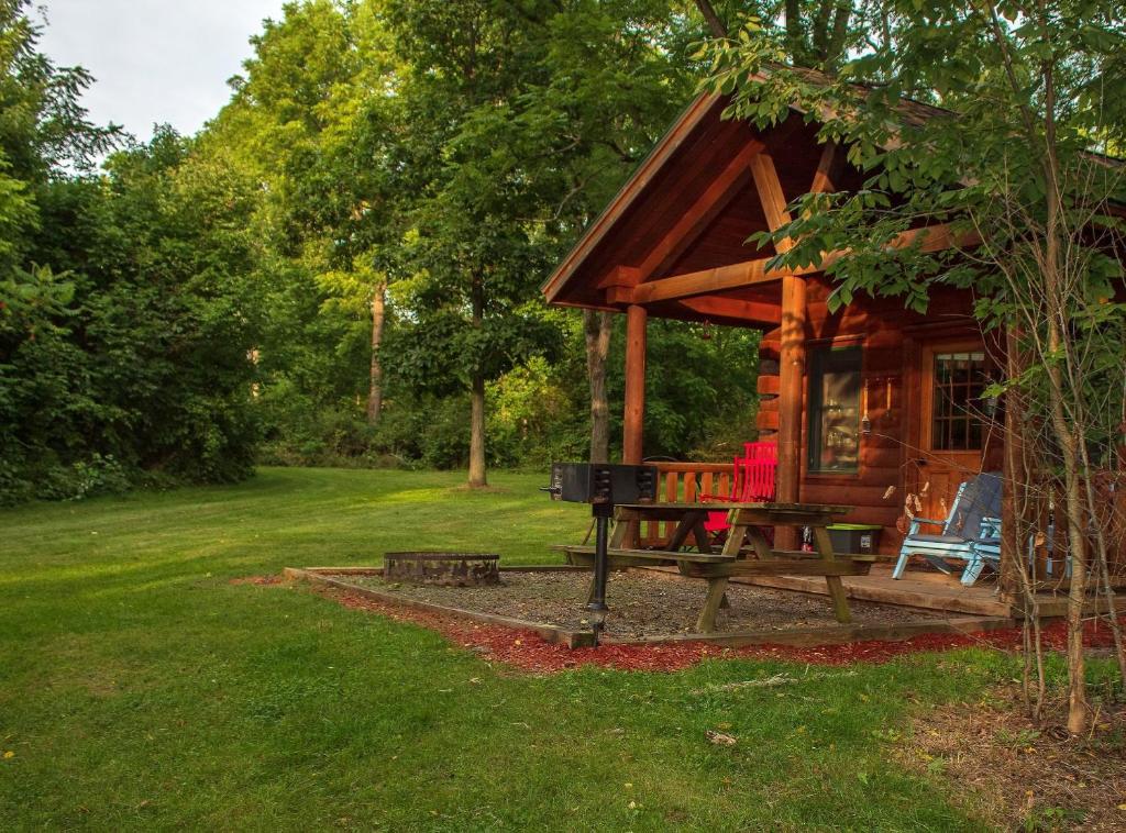 Mill Creek Cabins - Image 5