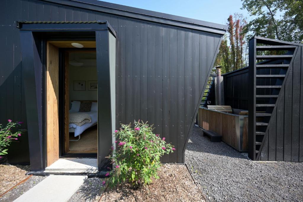 Hot Tub (Jacuzzi) - Photo 4